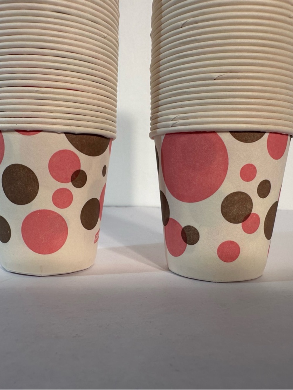 Dixie 3 oz Paper Bath Cups Pink Polka Dots 2008 Discontinued 116 Cups Open Box - Picture 6 of 6
